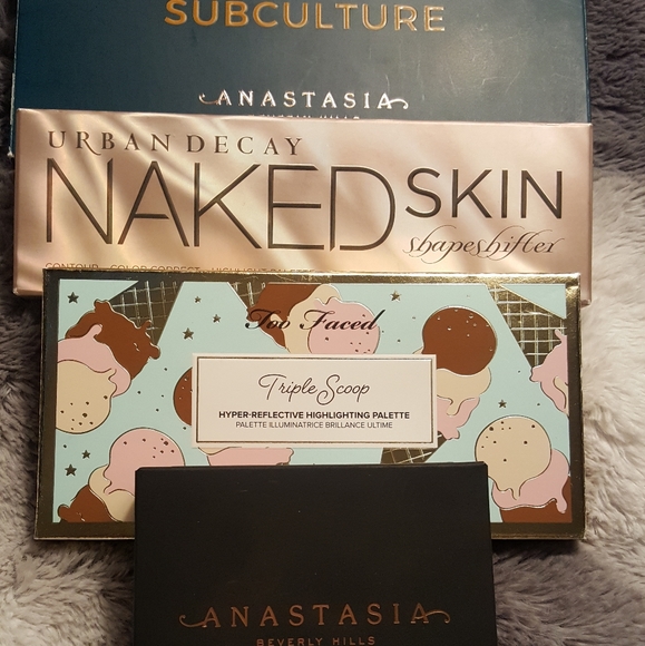 Anastasia - Urban Decay - Two Faced